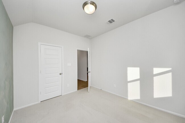 Building Photo - 25931 Dawning Torch Trce