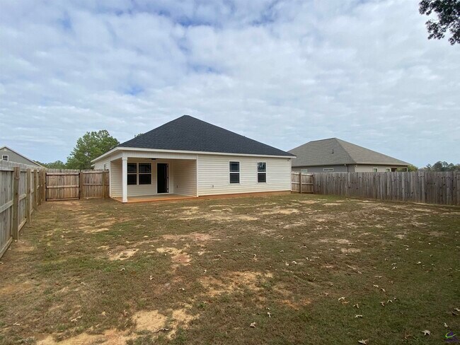 Building Photo - 315 Lasso Drive