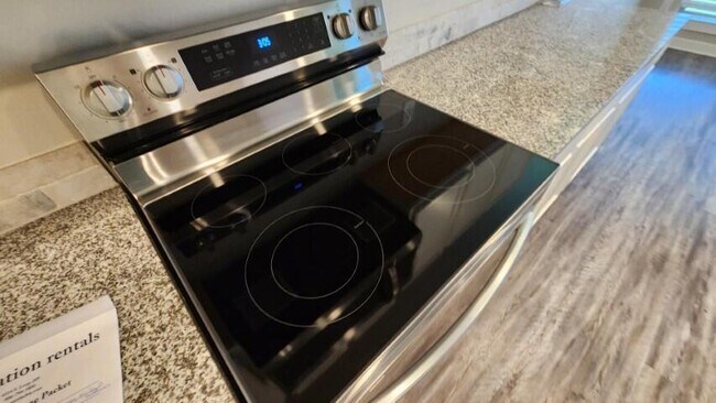 Building Photo - 13609 Sherman Ave