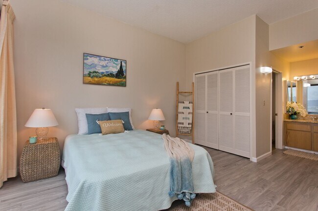 Building Photo - PENTHOUSE 2 Bed, 2 Bath, 2 Parking