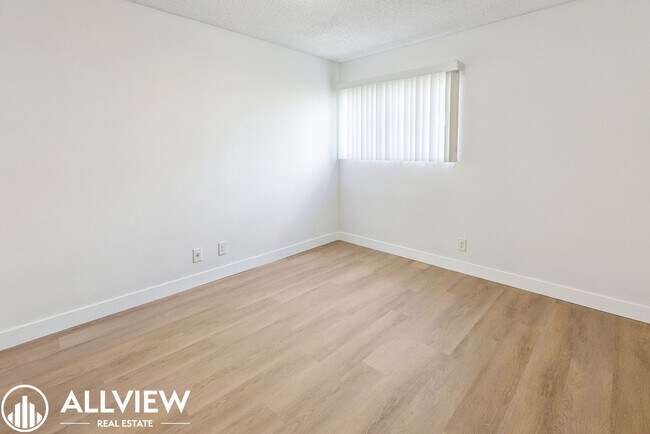 Building Photo - Recently Renovated Two-Story Home in Jasmi...