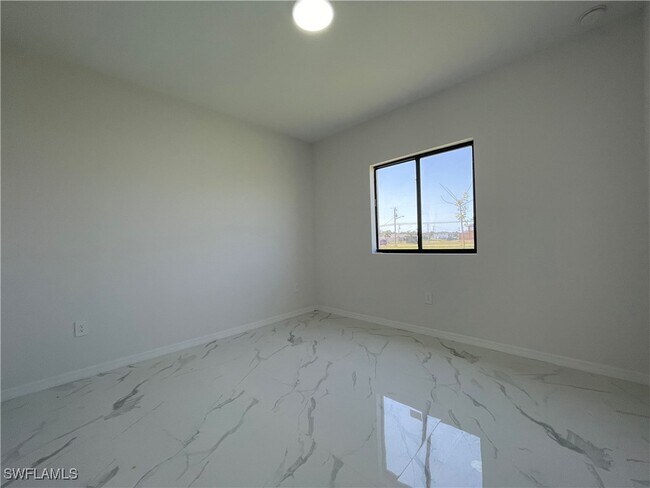 Building Photo - 2614 NW 20th Terrace