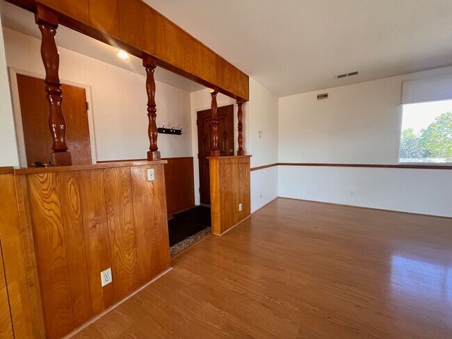 Building Photo - Spectacular Retro Home in a Rural Setting with Views and Space