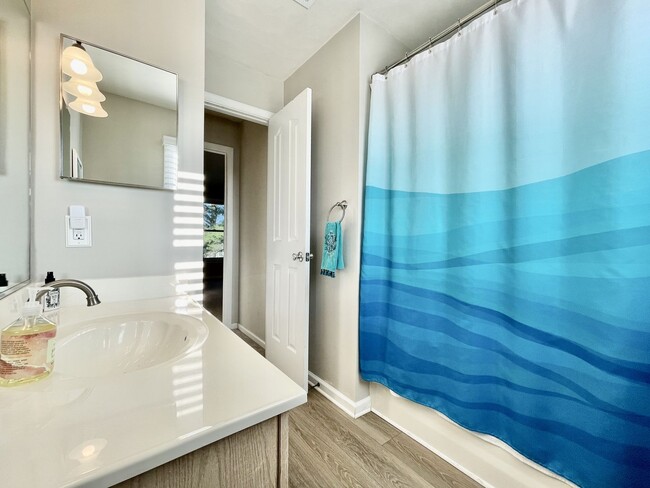 Building Photo - Ready 07-07-25!! Fantastic 4-Bedroom Home ...