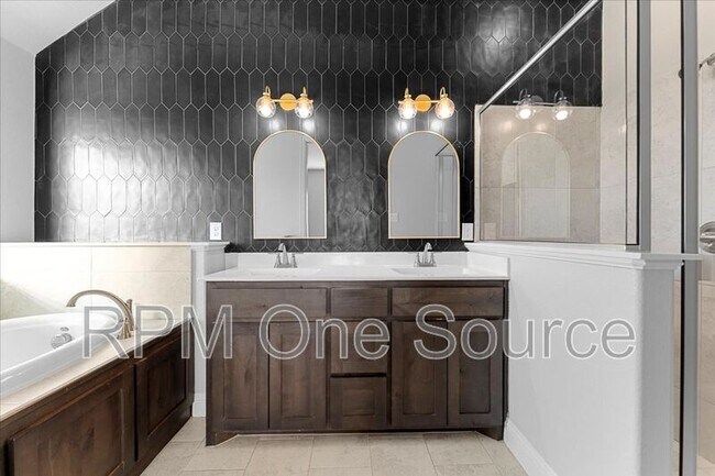 Building Photo - 6320 Starr Dr.