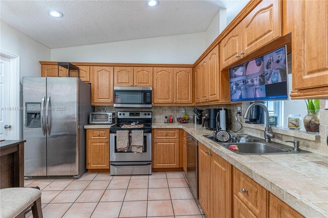 Building Photo - 6931 SW 154th Ct