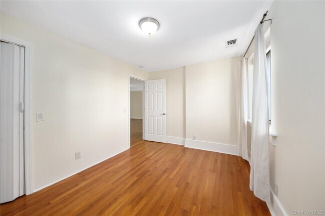 Building Photo - 403 Chateau Rive