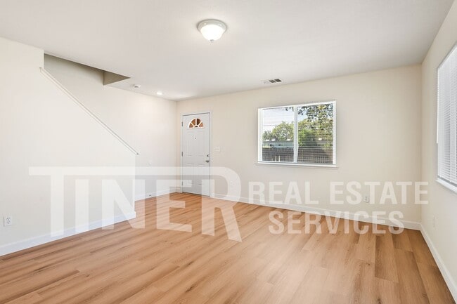 Building Photo - 5710 Cypress Ave