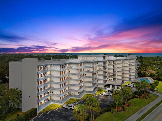 Primary Photo - 935 E Causeway Blvd