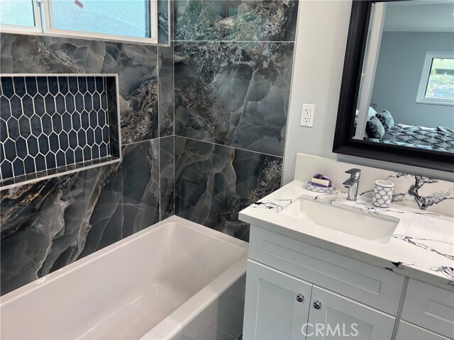 Building Photo - 19 Gaucho Dr