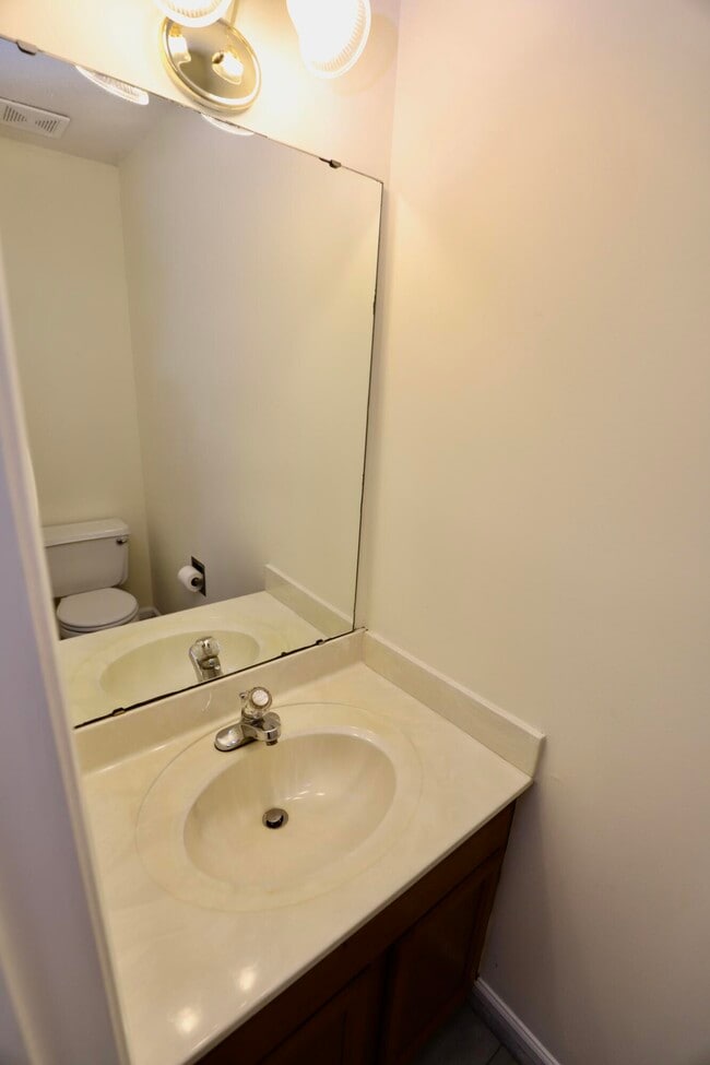 Building Photo - 21 N Trace Ct