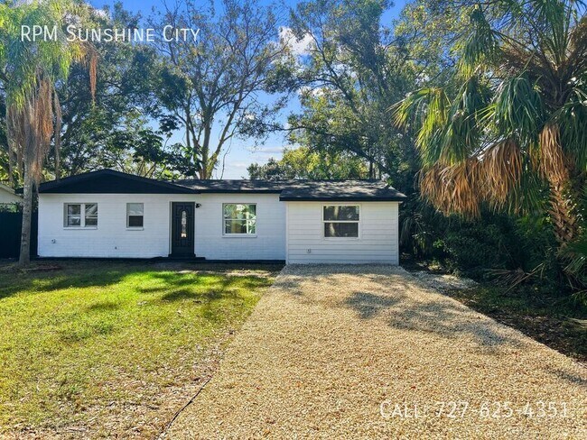 Building Photo - 3684 14th Ave SE