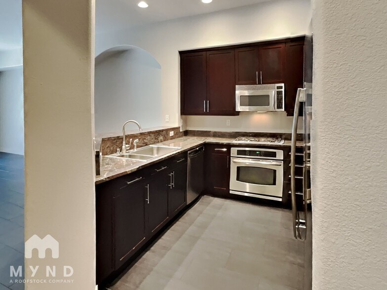 Building Photo - 68 E Serene Ave