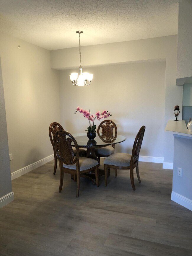 Building Photo - 3023 Alcazar Pl