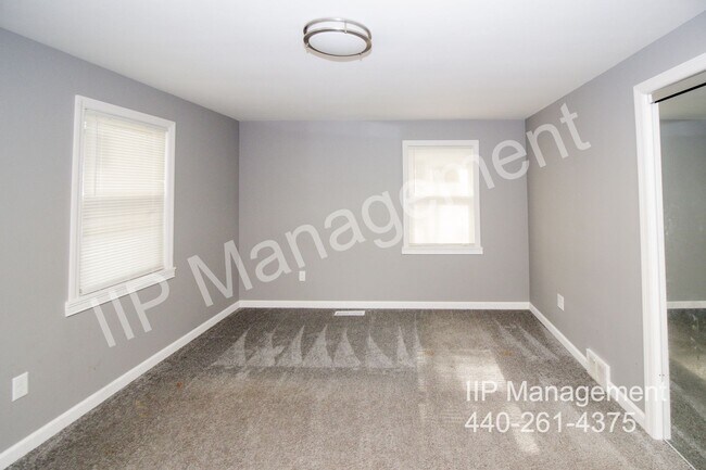 Building Photo - 21500 Lakeshore Blvd
