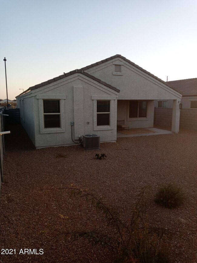 Building Photo - 31070 W Whitton Ave