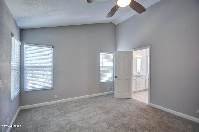 Building Photo - 4834 E Hillery Dr