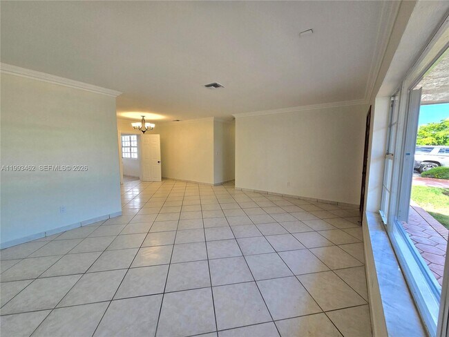 Building Photo - 10475 SW 42nd Terrace