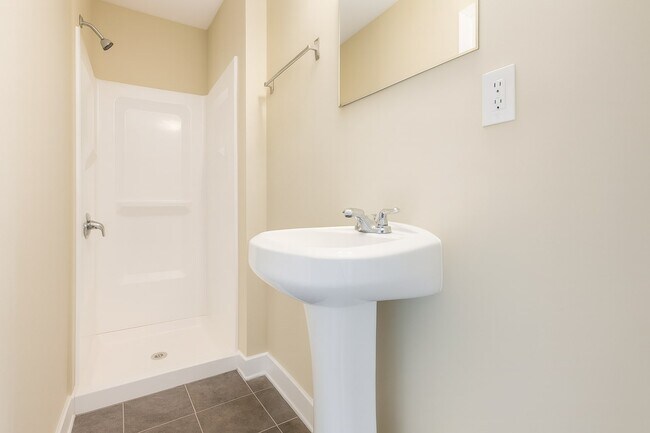 Building Photo - 2310 N Park Ave