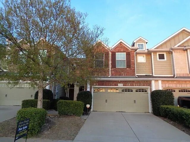 Building Photo - 8704 Manhattan Ave