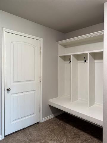 Building Photo - 1113 Seguin Rd