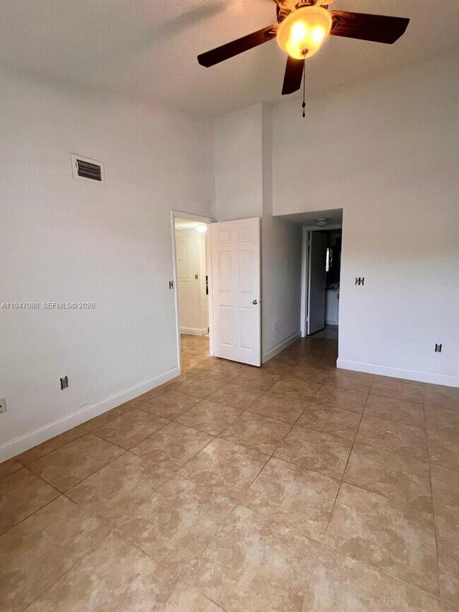 Building Photo - 2881 N Oakland Forest Dr