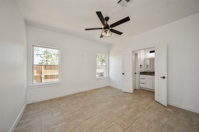 Building Photo - 450 Rd 5512