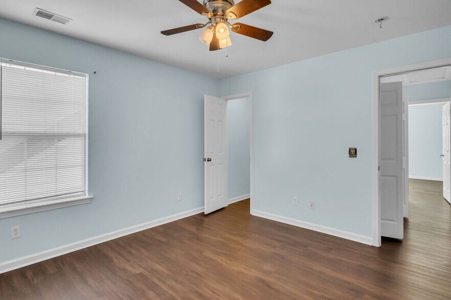 Building Photo - 2233 Blakers Blvd