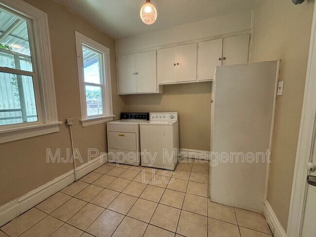 Building Photo - 1631 S 500 E