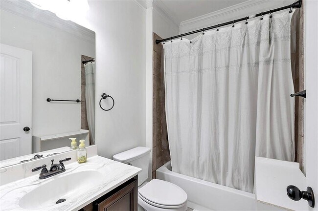 Building Photo - 2635 Azalea Bluff Dr