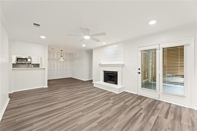 Building Photo - 521 Warm Springs Cir