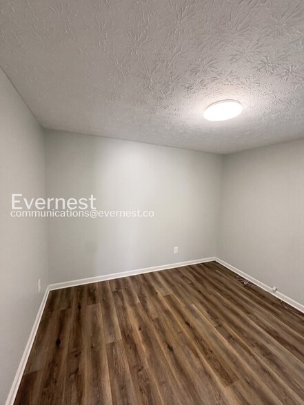 Building Photo - 1230 Creek View Ct