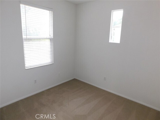 Building Photo - 147 Tall Oak