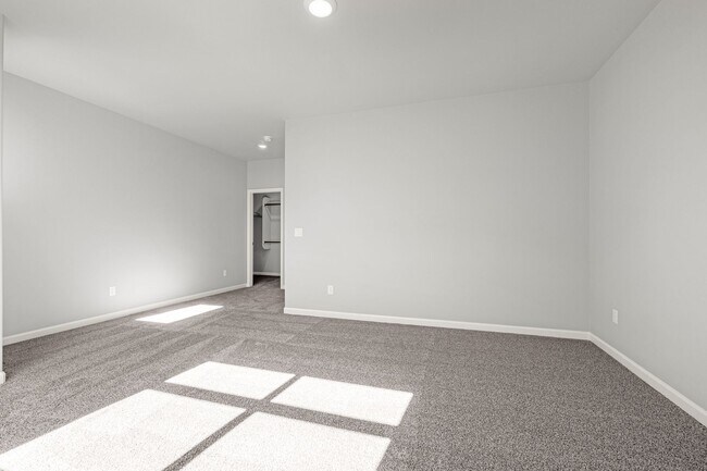 Building Photo - Brand New Luxury Townhome with Unparalleled Pikes Peak & Front Range Views