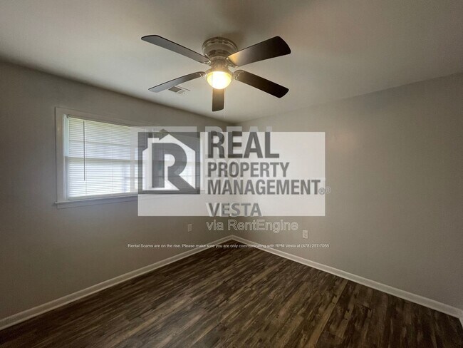 Building Photo - 406 Russell Pkwy