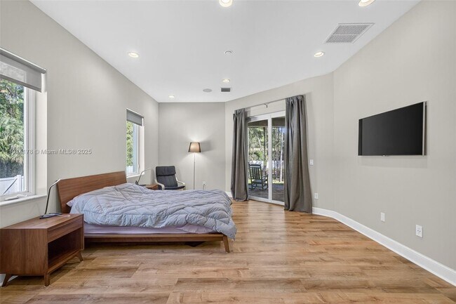 Building Photo - 18369 Mellen Ln