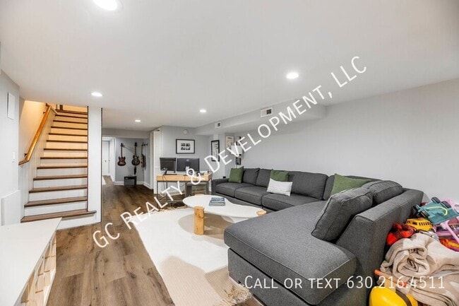 Building Photo - 4449 S Ellis Ave