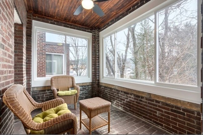 Building Photo - 11 Vinal St