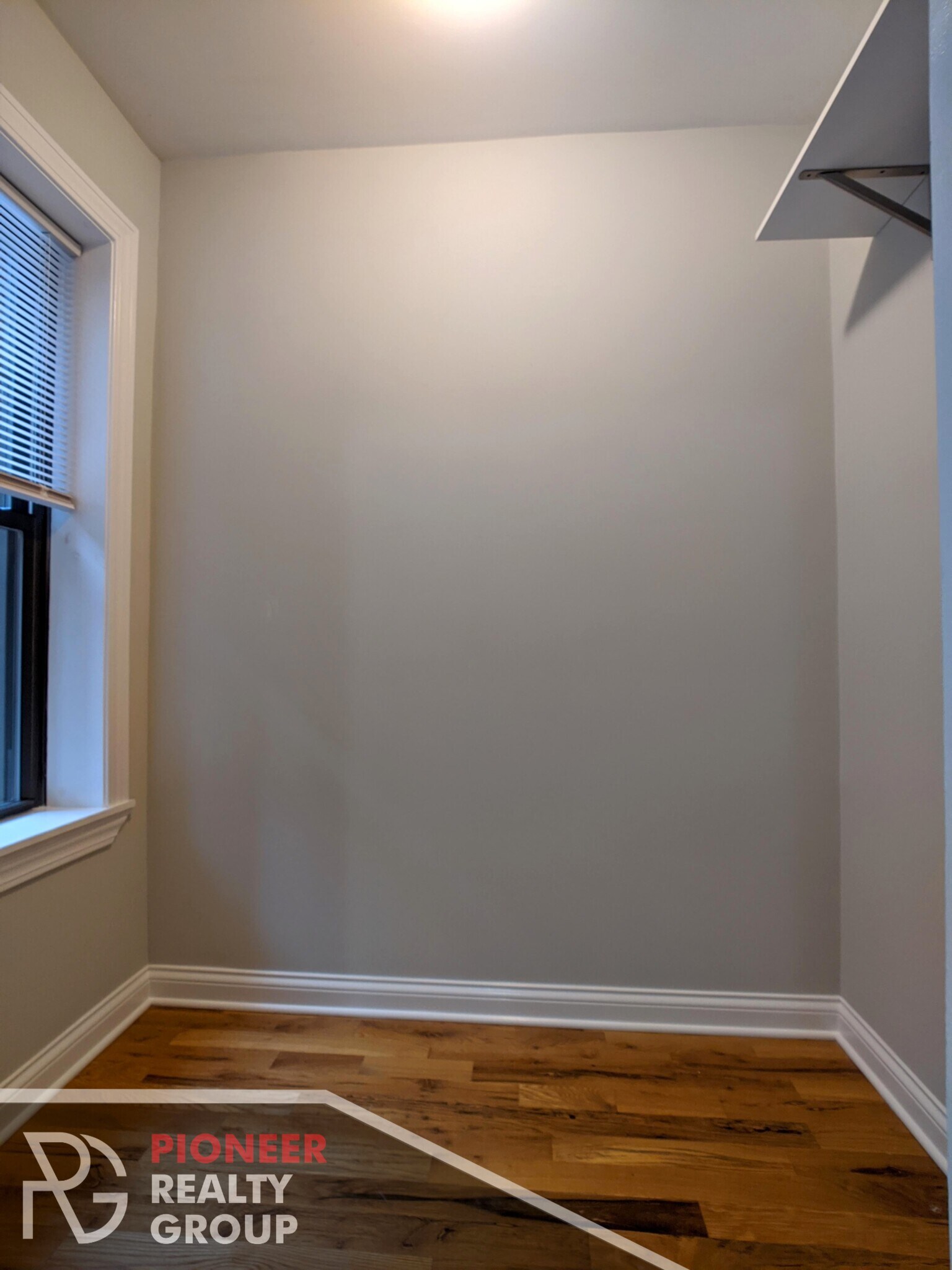 Building Photo - 4409 N Wolcott Ave