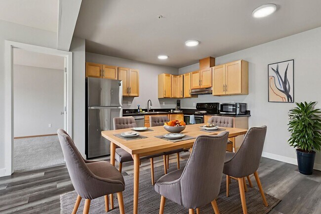 Interior Photo - Legacy Ridge: Leasing Specials! Beautifully renovated 1- and 2-bedroom apartments