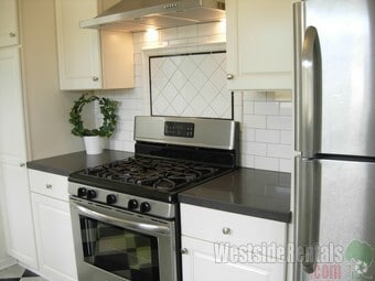 Building Photo - 1226 S Orange Grove Ave
