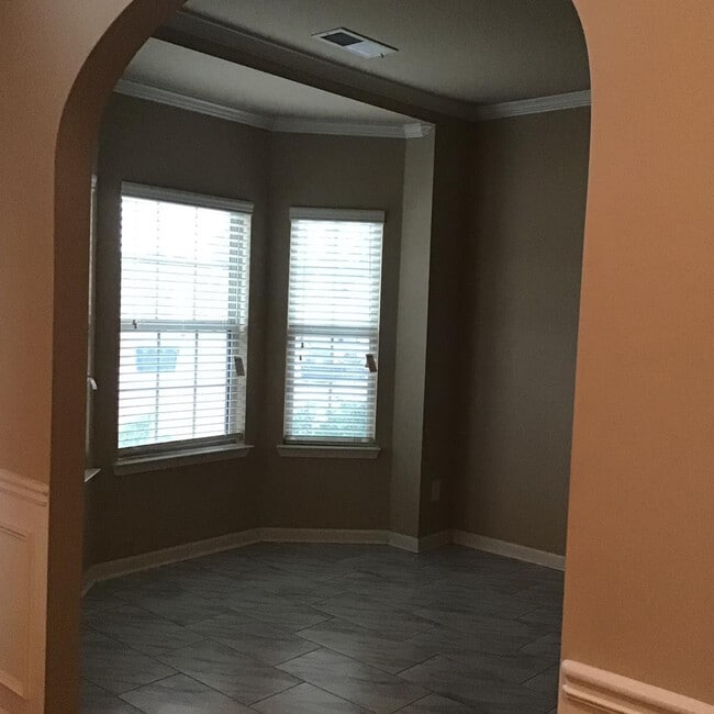 Building Photo - 2793 Huntcliffe Dr