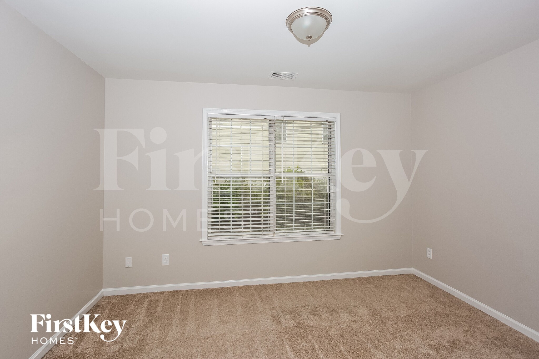 Building Photo - 10444 Henbane Ct