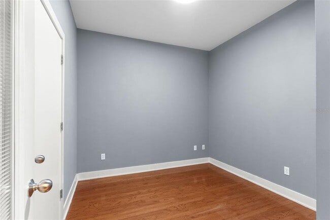 Building Photo - 1120 E Kennedy Blvd