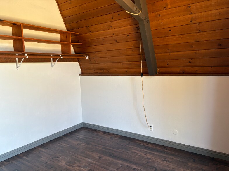 Building Photo - 16601 Aleutian Dr