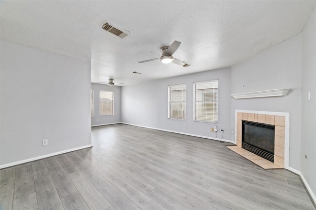 Building Photo - 10810 Meadow Walk Ln