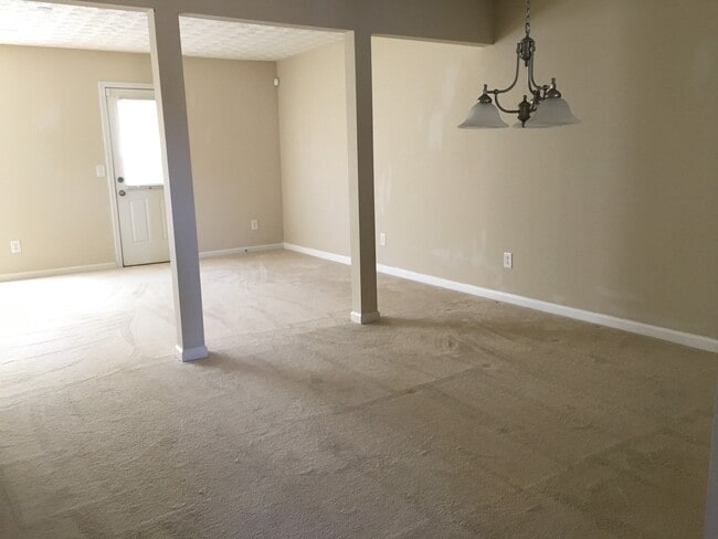 Building Photo - 11404 S Grove Dr