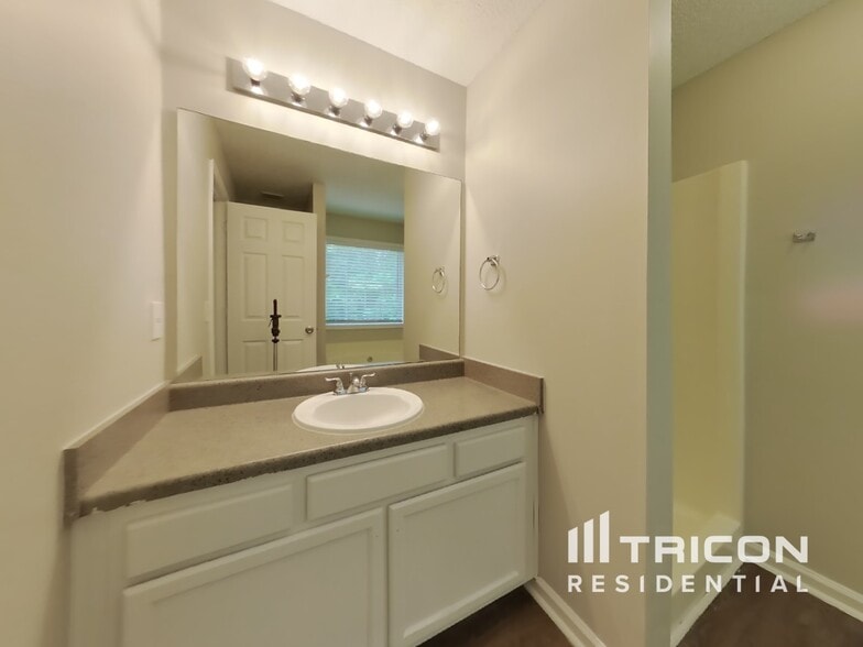 Building Photo - 340 Tuscany Trce