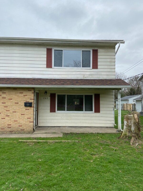 Primary Photo - 757 Akron Blvd