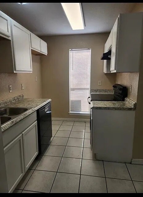 Building Photo - Room in Duplex on Chestnut Ln